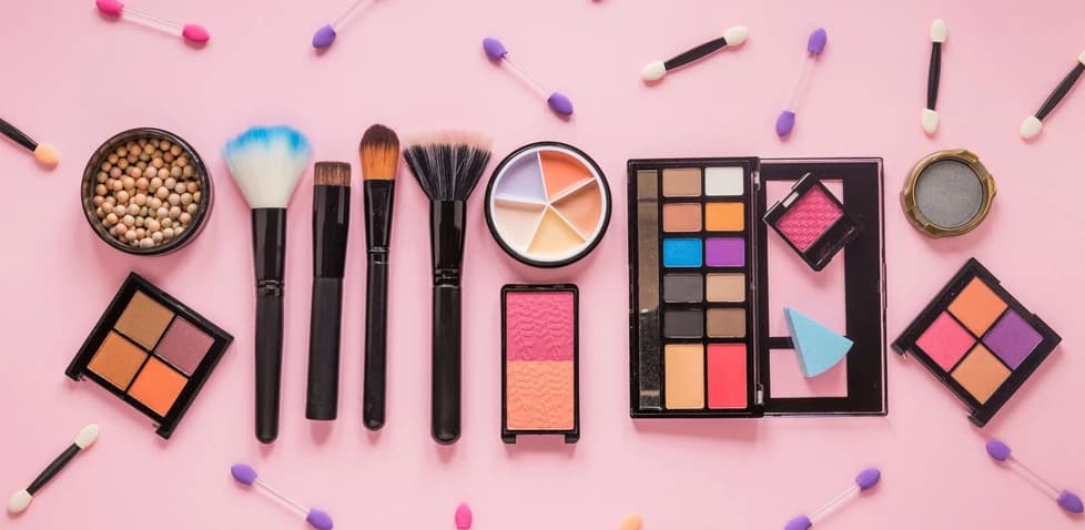 Buy Original Makeup Online in Pakistan Guide